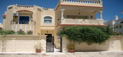 a lovely ground floor 2 mins from the beach
