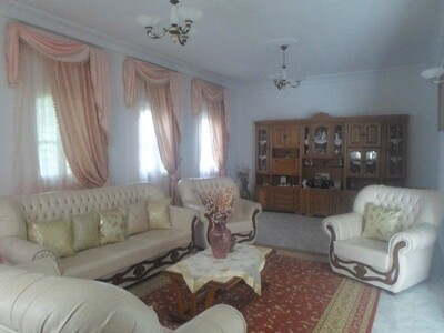 une villa dans une zone calme et résidentie à hammamet