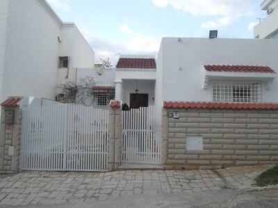 une très belle villa quartier chic à hammamet