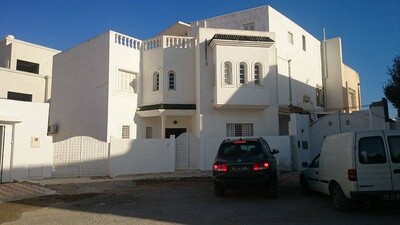 A louer une grande villa sur deux niveaux à Mrezga