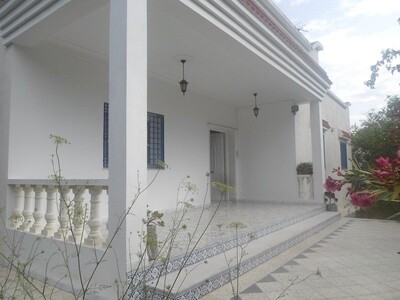 une villa située dans une zone calme et résidentiel à Hammamet