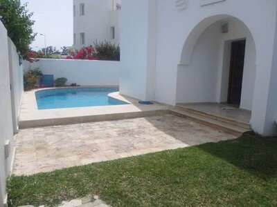 villa sur deux niveaux en plein Yasmine hammamet