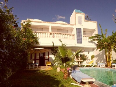 une villa sur deux niveaux pas loin de l’hôtel Miramar