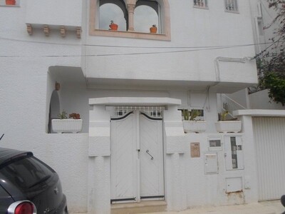 maison pas loin de la mer et de la zone touristique Hammamet