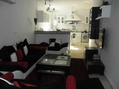 AL une grande villa dans quartier proche la mer