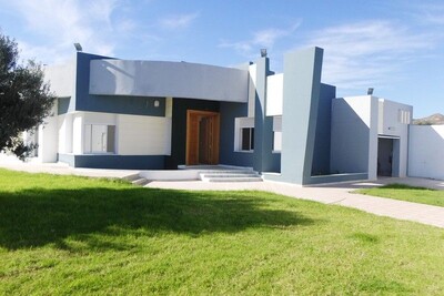 a beautiful villa with garden in Hammamet Nord