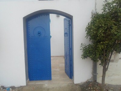 large villa on two levels with beautiful garden