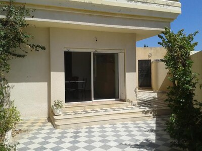 A louer une grande villa sur la route hammamet nabeul HA
