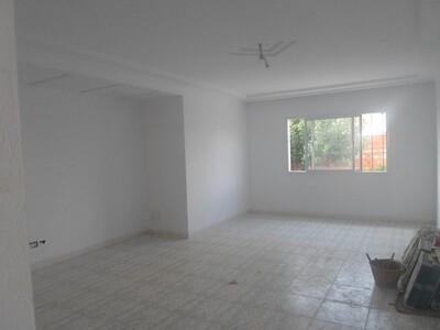 beau duplex proche de la route craxi aag
