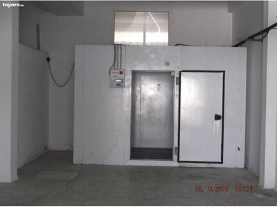 Local équipé de chambres froides