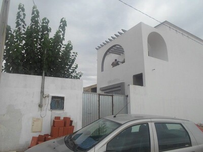 AV une belle villa neuve située à 3 km de hammamet W
