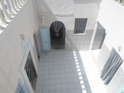 maison style arabe av en plein centre Nabeul kk