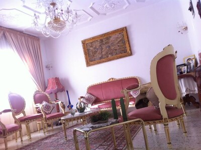 Villa sur 2 étages meublé cité romana 2000 dt