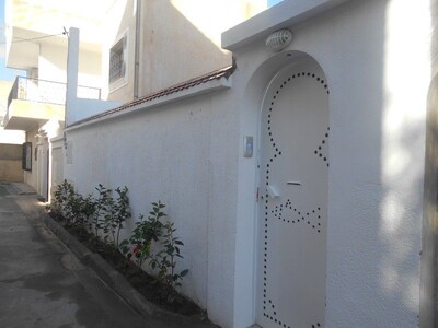 une coquette villa avec un bout de jardin à hammamet nord w