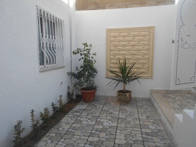 coquette villa avec jardin à Hammamet kt