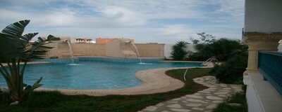un coquet studio avec vue mer et piscine