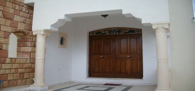 a beautiful villa style American cat mariam
