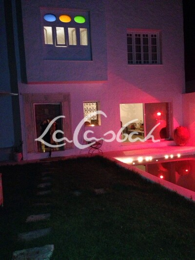 Une villa neuve avec piscine à Gammarth
