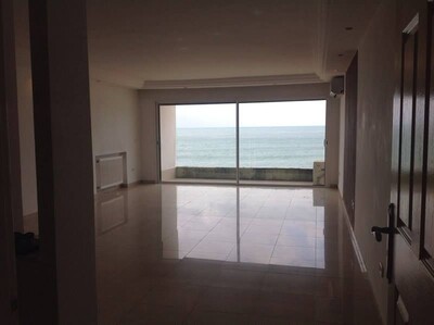 App haut standing pied dans l eau marsa cube