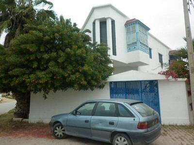 Villa sur 3 niveaux qui fait le coin à 5min de hammamet