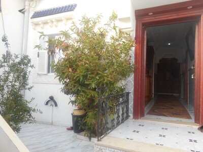 une belle maison a hammamet dans une zone calme