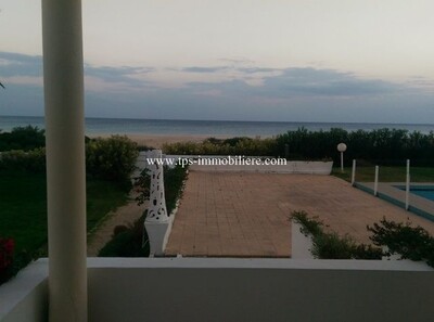 Villa LE CALIFE pied dans l'eau Sidi Mahrssi