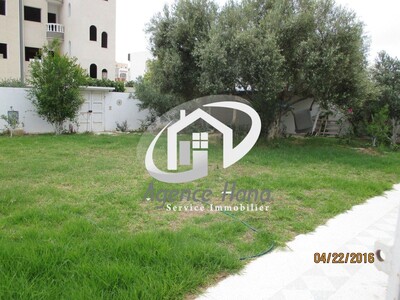 Maison avec une grande jardin agba monastir