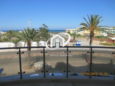 vue sur mer et pieds dans l'eau mahdia