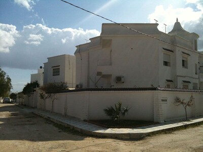 Belle Villa + Un Étage située à Cité Mourra