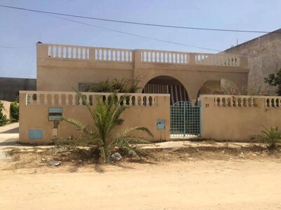 Maamoura : superbe villa bord de mer