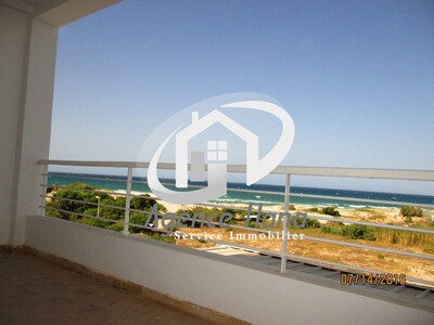 appartementement facing the sea feet in water mahdia