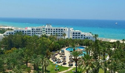 Salon deux chambres meublés dans une résidence au bord de la mer