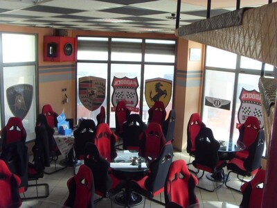 A vendre Fond de commerce d'un salon de thé unique à thème de sports automobiles