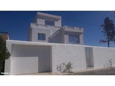 Une superbe villa sur trois niveaux n