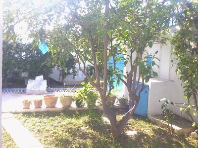 Spacious ground floor with garden and garage in marsa el hana
