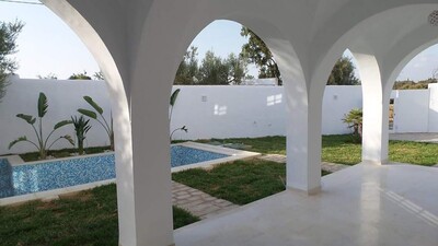 villa haut standing avec piscine ktk