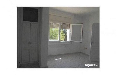 AV appartement prés de la zone touristique sise à hmt S