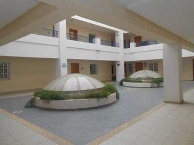 A l un bureau au hammamet centre S