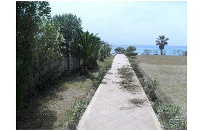 belle spacieuse villa pied dans l'eau AV