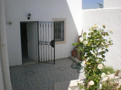 VILLA NASR - Zone Corniche- L057
