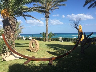 remains of sea Hammamet front charm