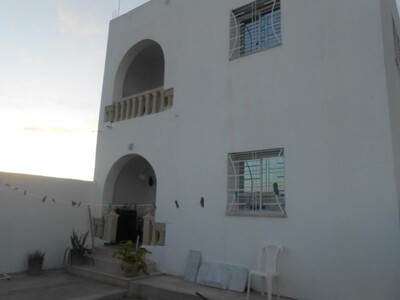 Av deux niveaux de maison a hammamet