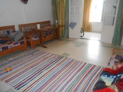av etage maison plus six studio hammamet