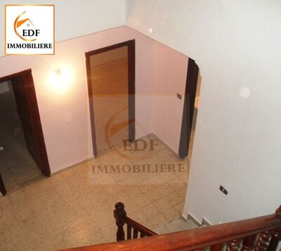L 05:Un bel appartement de 2 niveaux a 15 Octobre Bizerte