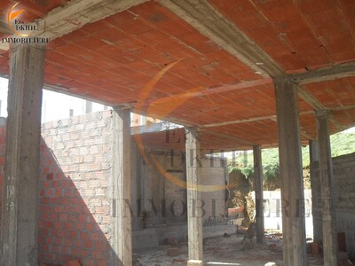 maison en cours de construction a ain mariem