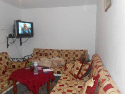 bon Studio proche de la corniche AM