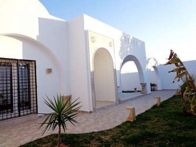 Villa neuve 5 minutes du centre ville