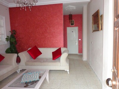 très belle maison av à sidi jdidi