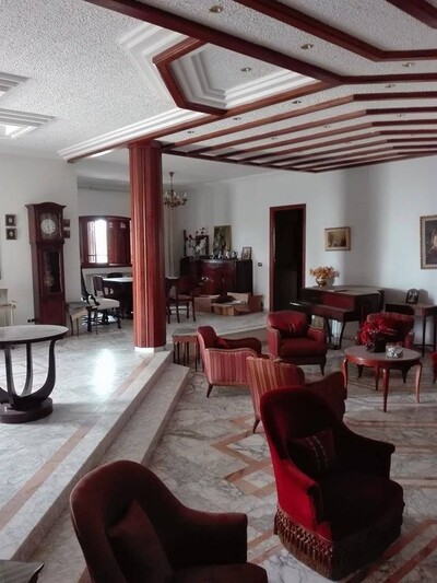 Villa 4000 m on main road El Ain km