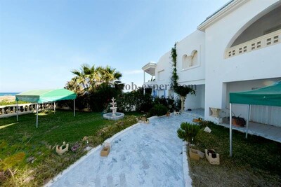 villa pied dans l' eau ridha